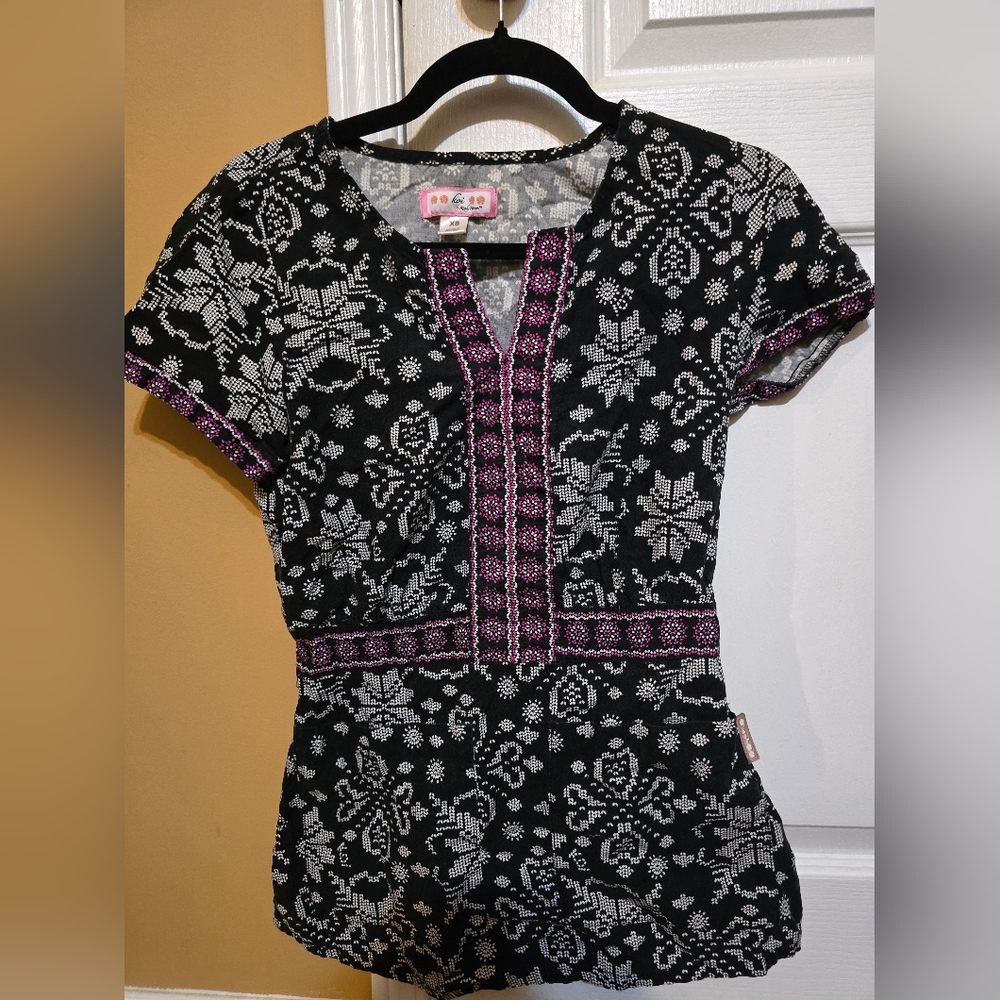 XS Koi Scrub Top